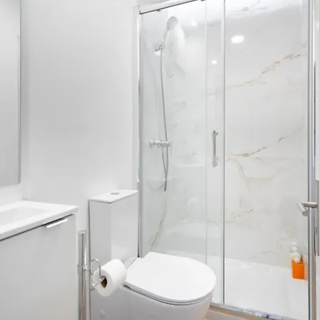 Whome Modern Luxury In Lisbon's Historic Center Лісабон