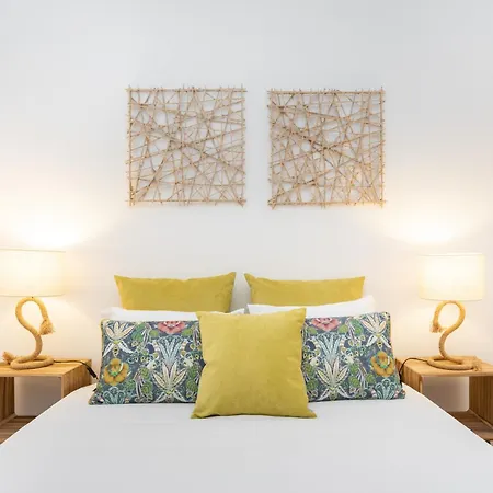 Whome Modern Luxury In Lisbon's Historic Center Апартаменты *